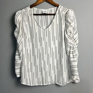Cabi Devoted‎ Blouse V-Neck Ruched Sleeve Abstract White Black Print Top Size S